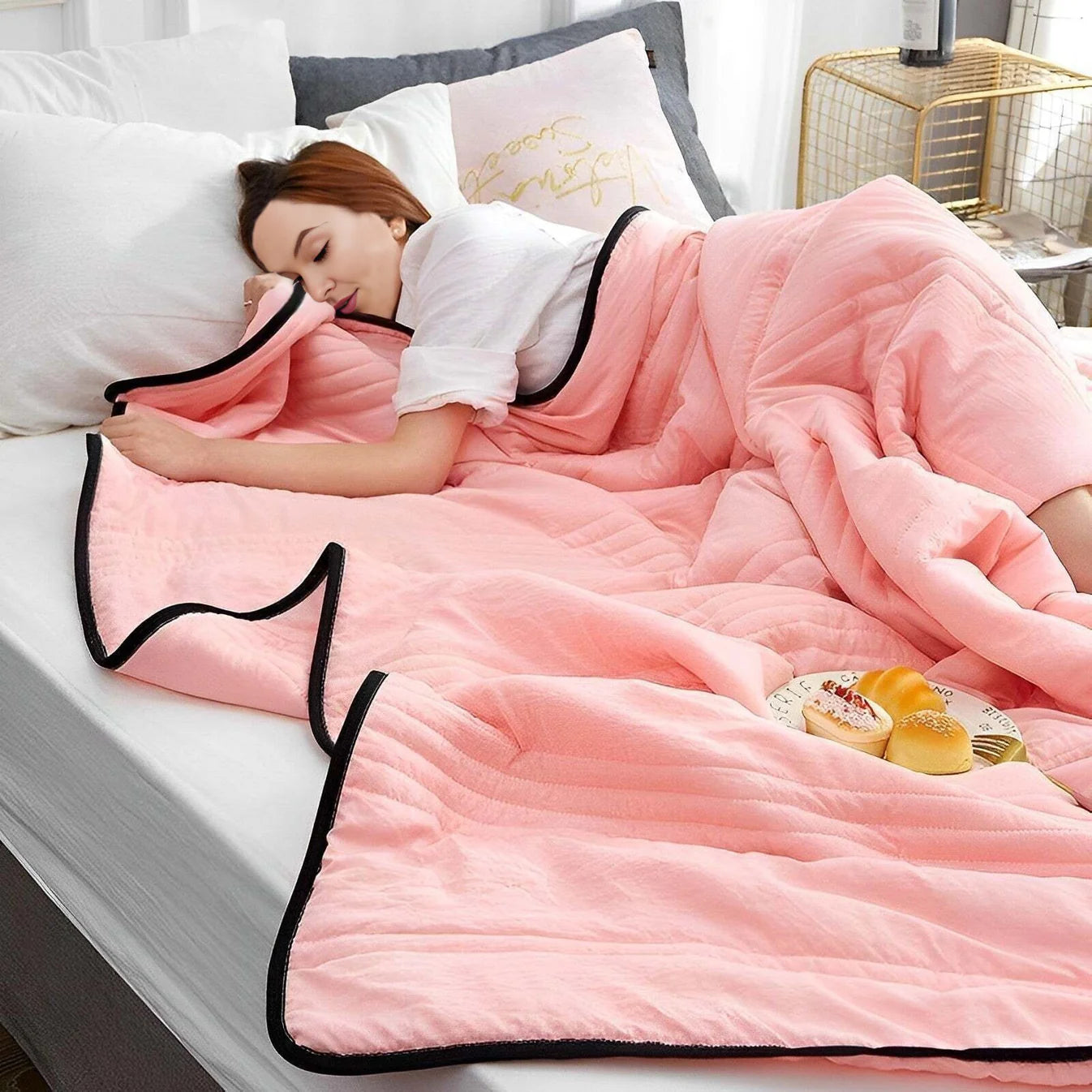 ChillNest™ Ice Cooling Calming Blanket